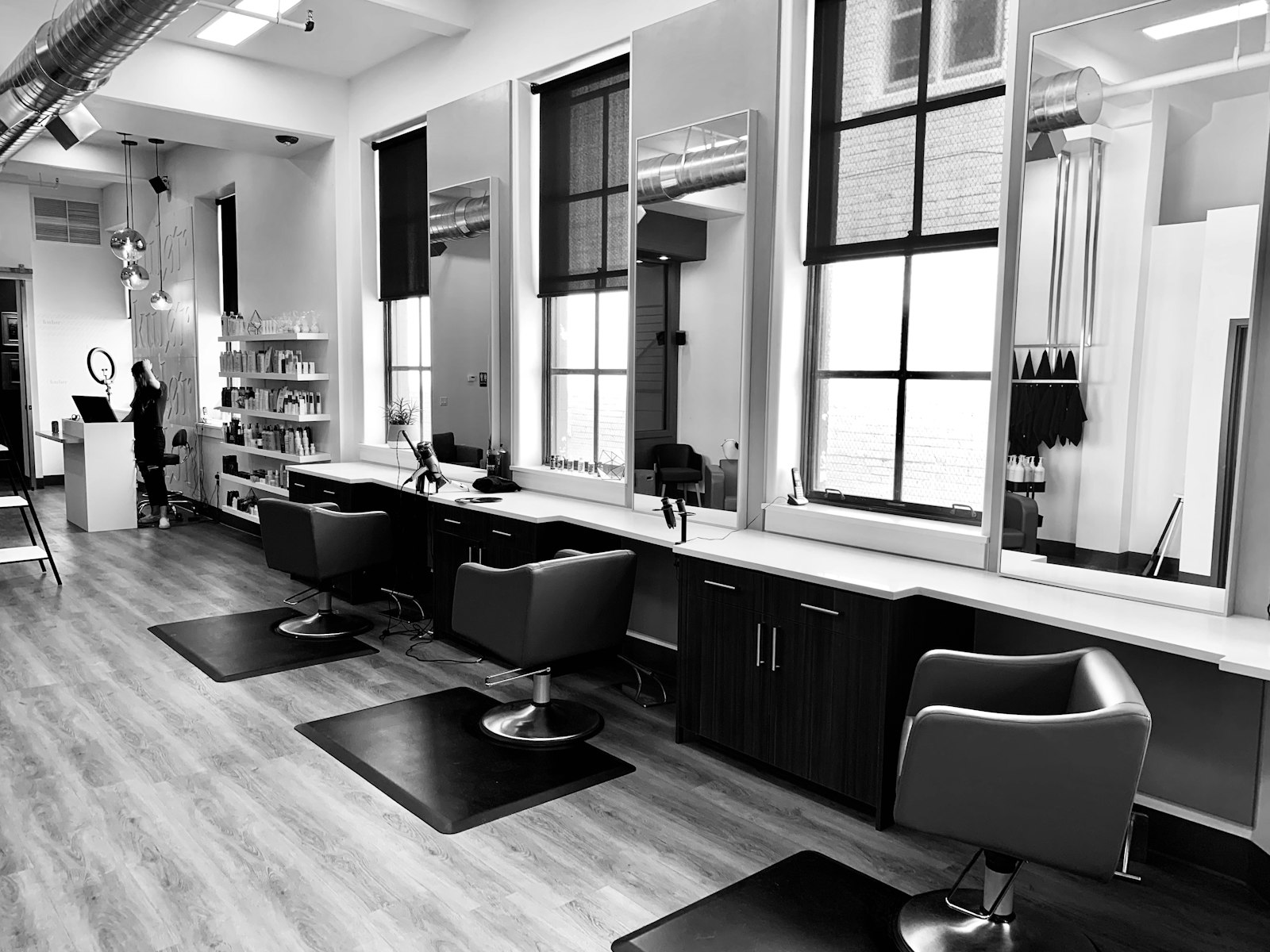 Interior do salão Studio Bella Hair